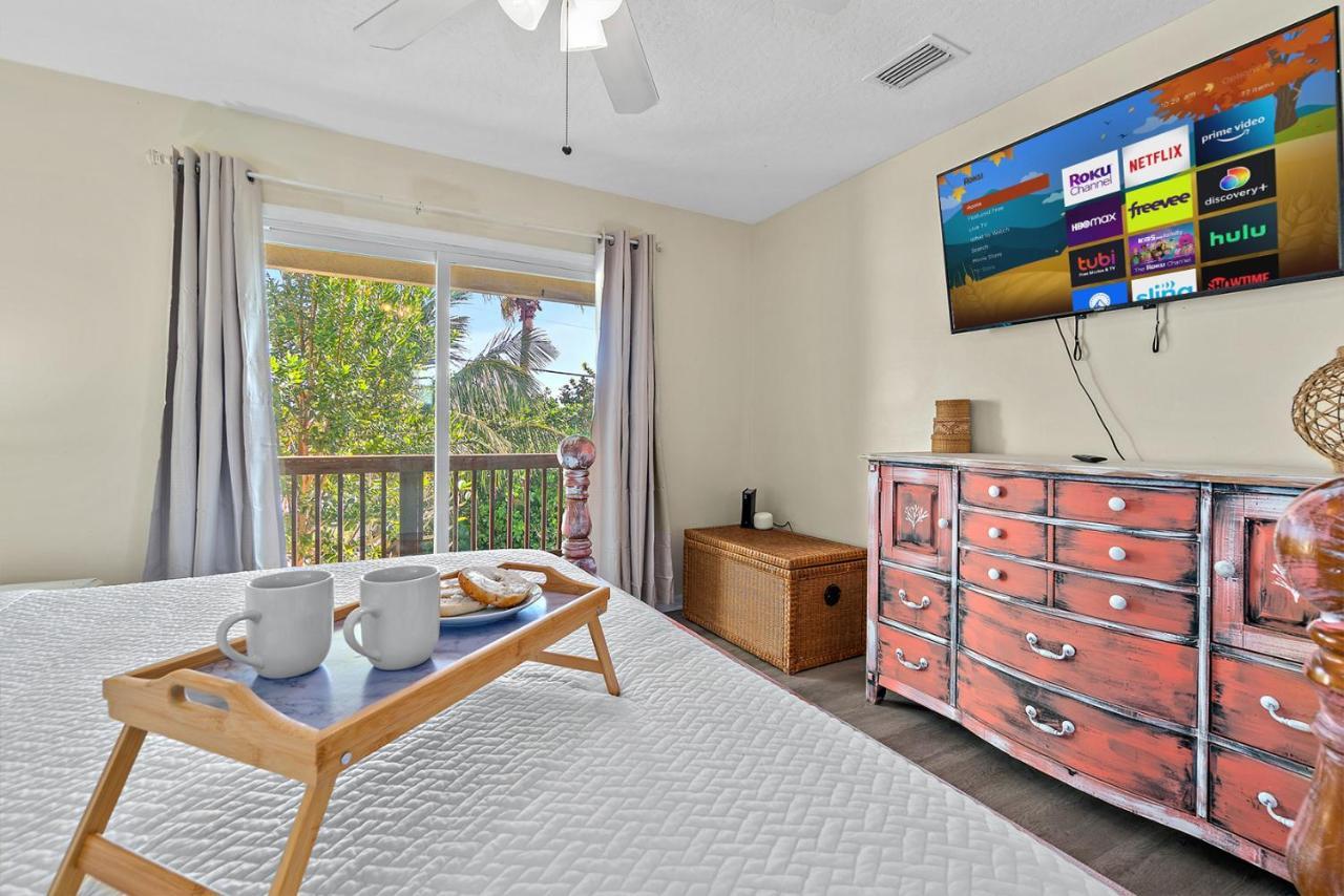 Surfside Paradise Retreat - 3Br And 2Ba Duplex, Grill, Dog Friendly - Close To The Beach! เมลเบิร์น ภายนอก รูปภาพ