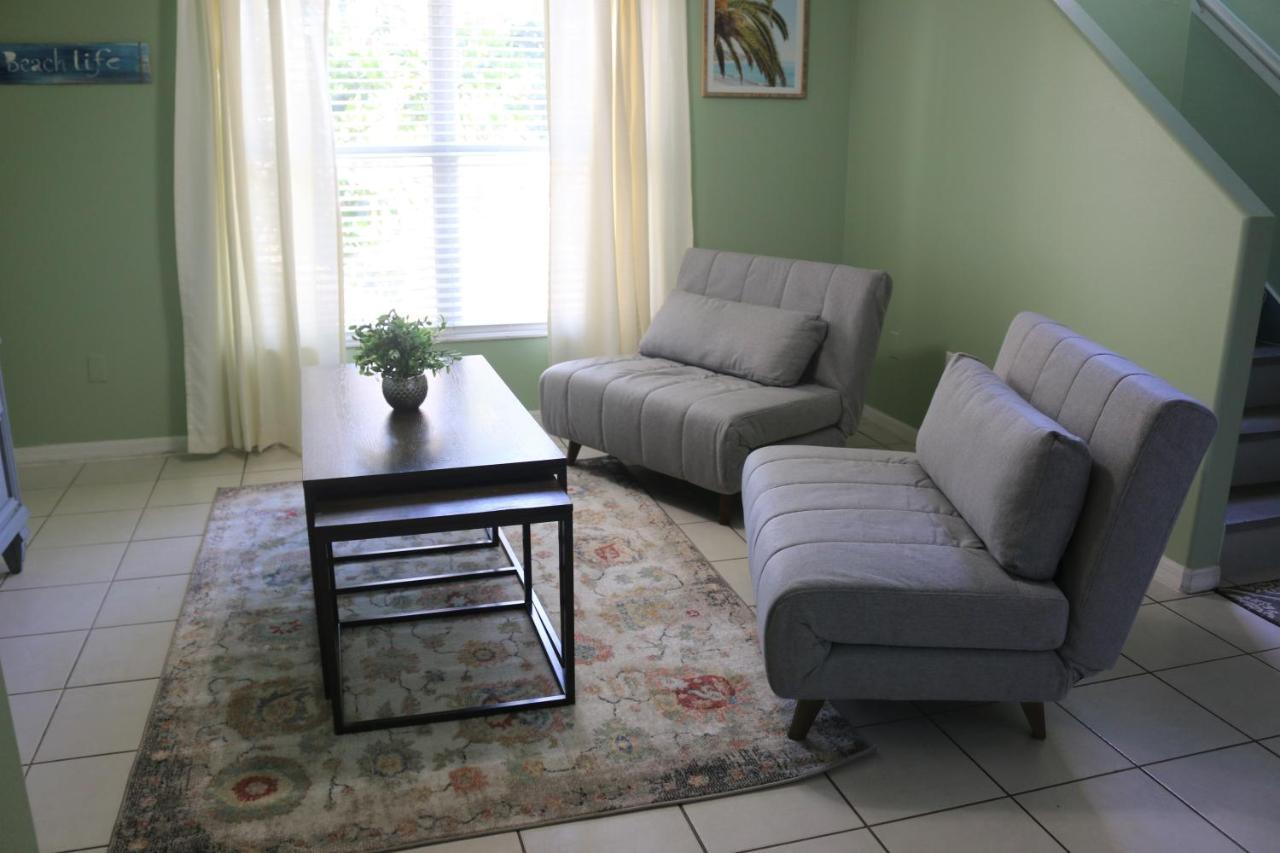 Surfside Paradise Retreat - 3Br And 2Ba Duplex, Grill, Dog Friendly - Close To The Beach! เมลเบิร์น ภายนอก รูปภาพ